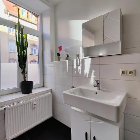 Neu Sanierte Wohnung Mit Balkon Und Stellplatz Erfurt Exterior foto