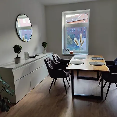 Neu Sanierte Wohnung Mit Balkon Und Stellplatz Erfurt Exterior foto