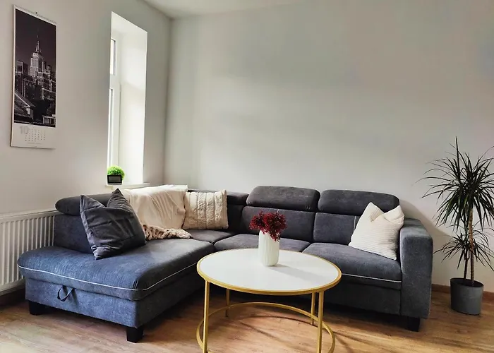 Neu Sanierte Wohnung Mit Balkon Und Stellplatz