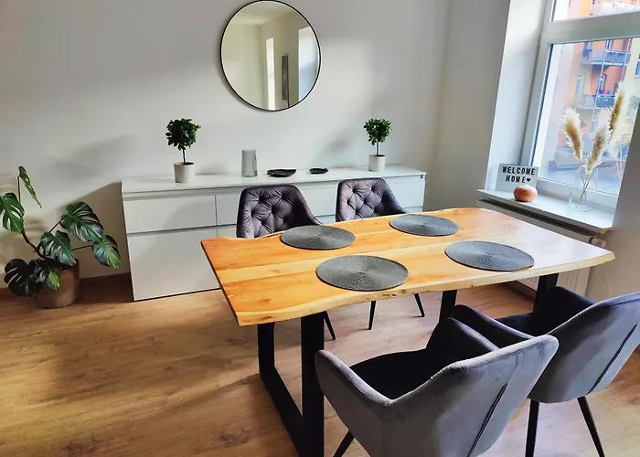 Neu Sanierte Wohnung Mit Balkon Und Stellplatz