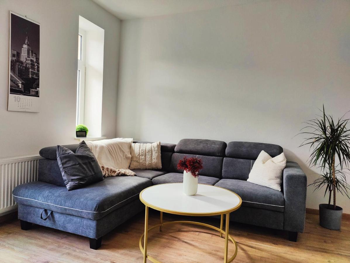Neu Sanierte Mit Balkon Und Stellplatz Apartment